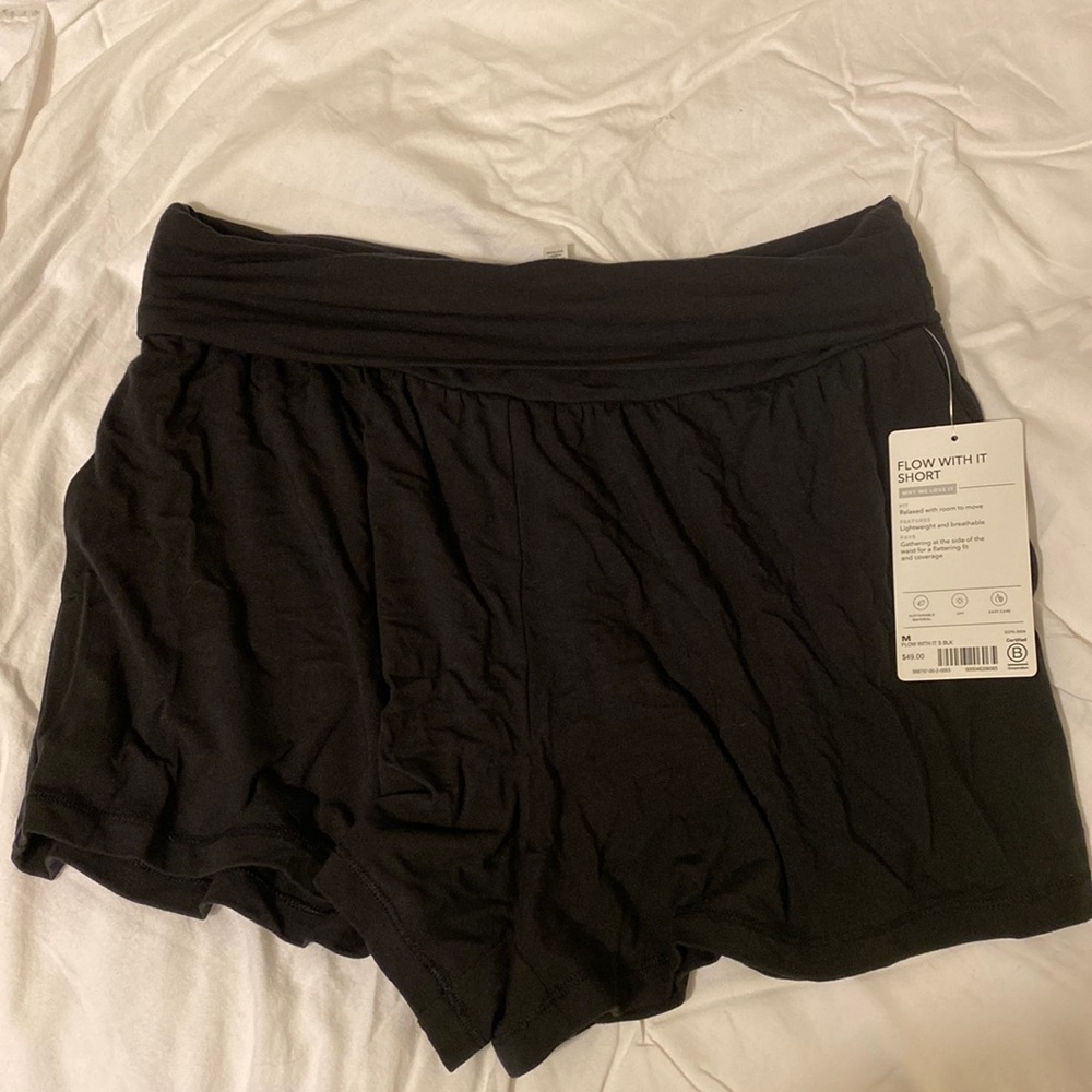Athleta Flow With It Short